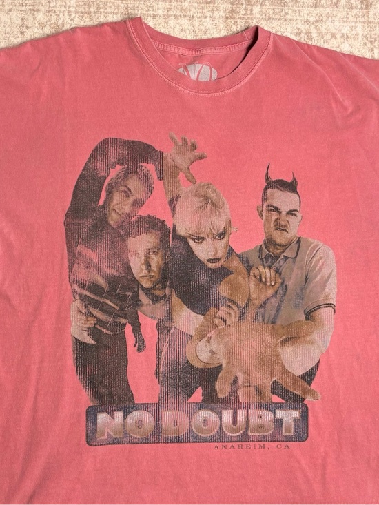 Tops - No Doubt Pink Graphic Tee